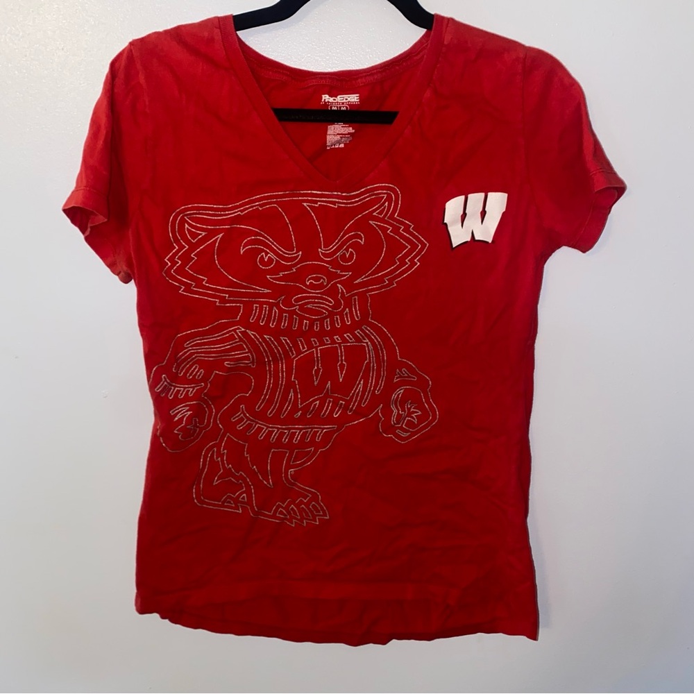 NCAA Wisconsin Badgers Bucky Red Short Sleeve Pro Edge V Neck T-Shirt Sz Medium